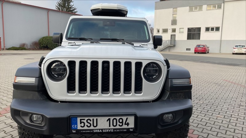 Filson Store Northline Tirol White Jeep Rubiccon-6